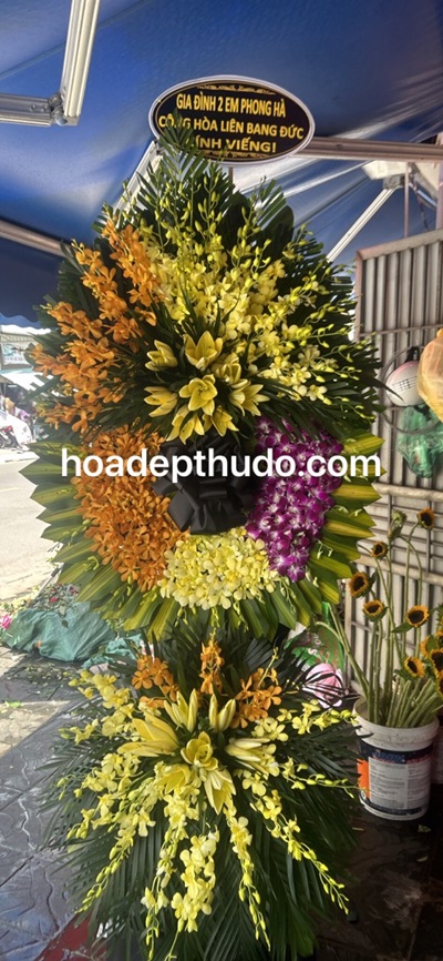 Vòng hoa nhà tang lễ 354