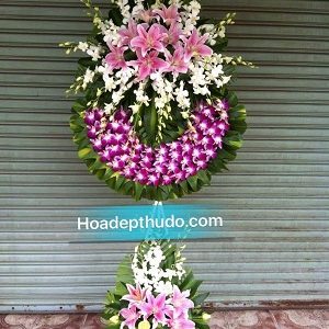Vòng hoa kiểu sài gòn hai tầng sử dụng 100% lan tím ở Hà Nội