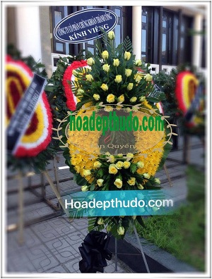 vong-hoa-dam-ma Vòng hoa đám ma tang cắm bằng cúc vàng và hồng vàng đẹp